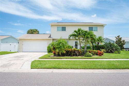 8425 Flagstone Dr, TAMPA, FL, 33615-4915 | Card Image