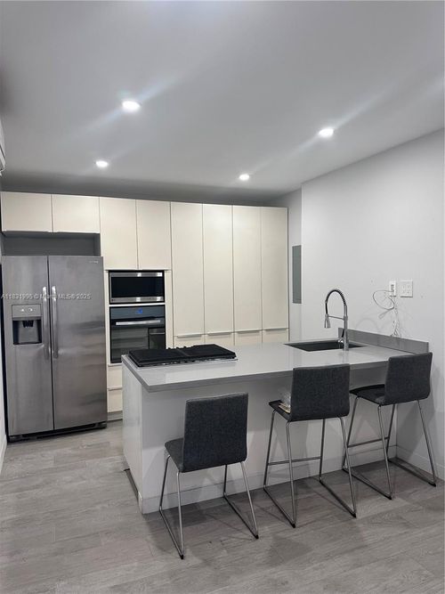 apt-3-1560 Jefferson Ave, Miami Beach, FL, 33139-3440 | Card Image