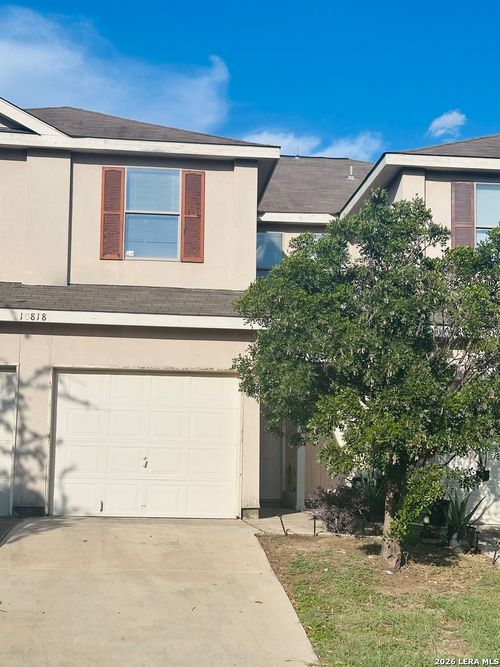 2-10818 Mathom Lndg, Universal City, TX, 78148-4726 | Card Image