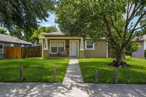 2621 6th St S, St Petersburg, FL, 33705-3105 | Card Image