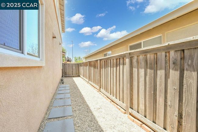 Side Yard | Image 30