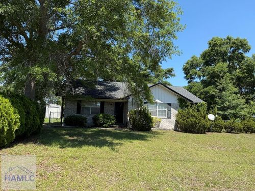 61 Kyle Ln, Hinesville, GA, 31313-8212 | Card Image