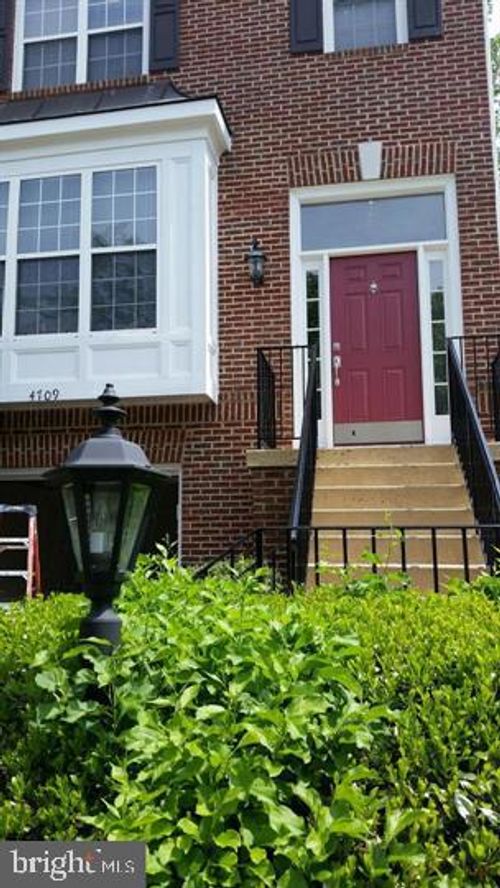 4709 Caronia Way, FAIRFAX, VA, 22030-6166 | Card Image