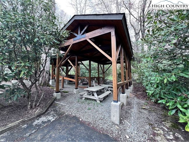 outdoor common area | Image 29