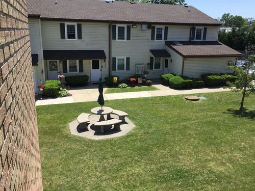 34-215 E E Main Street, Islip, NY, 11730 | Card Image