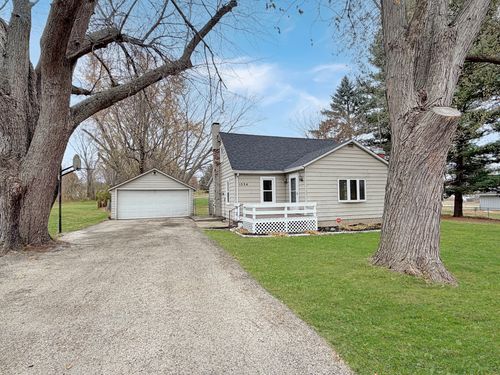 1534 W Fairview Rd, Freeport, IL, 61032-8594 | Card Image