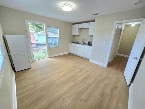 0-13340 Ne 16th Ave, North Miami, FL, 33161-4422 | Card Image