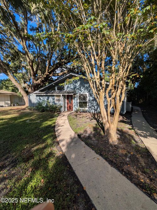 10123 Leisure Ln N, Jacksonville, FL, 32256-7189 | Card Image