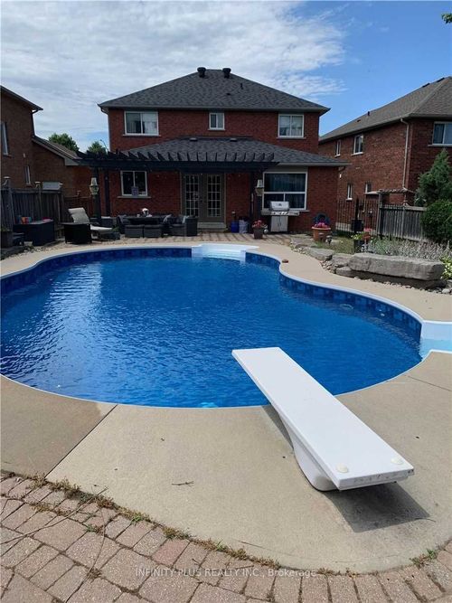 10 Sandalwood Crt, Barrie, ON, L4N0G8 | Card Image