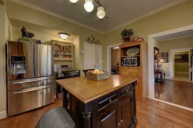8456 Schuster Rd, Home with 5 bedrooms, 4 bathrooms and 2 parking in Ledbetter TX | Image 10