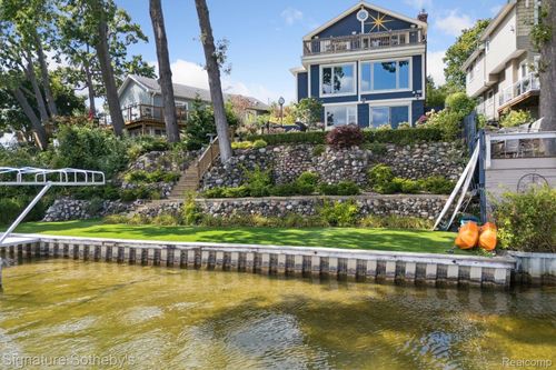 3806 Island Park Dr, Waterford, MI, 48329-1906 | Card Image
