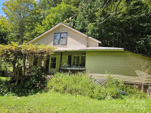 10 Serendipity Way, Bakersville, NC, 28705-6206 | Card Image