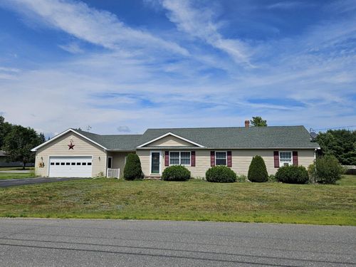 4 Robin Ct, Skowhegan, ME, 04976-4167 | Card Image