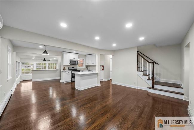 16 Lakeside Dr S, House other with 4 bedrooms, 3 bathrooms and null parking in Piscataway NJ | Image 5