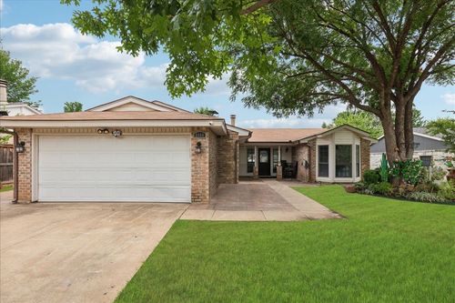 2604 Driskill Dr, Euless, TX, 76039-2069 | Card Image