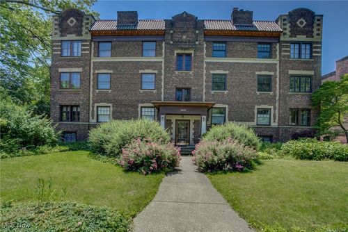 apt-5-2472 Overlook Rd, Cleveland Heights, OH, 44106-2493 | Card Image