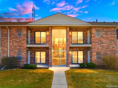 15155 Seagull Dr, Sterling Heights, MI, 48313-2387 | Card Image