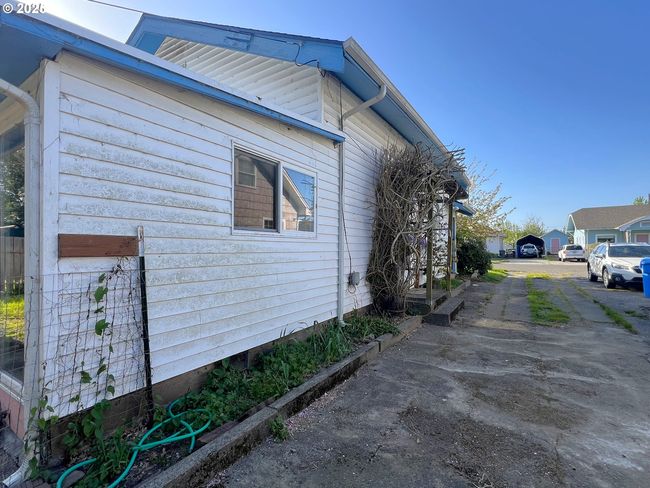 1042 Fir Ave, House other with 3 bedrooms, 1 bathrooms and null parking in Reedsport OR | Image 39
