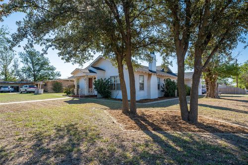 602 E Beauregard St, Rotan, TX, 79546-4704 | Card Image