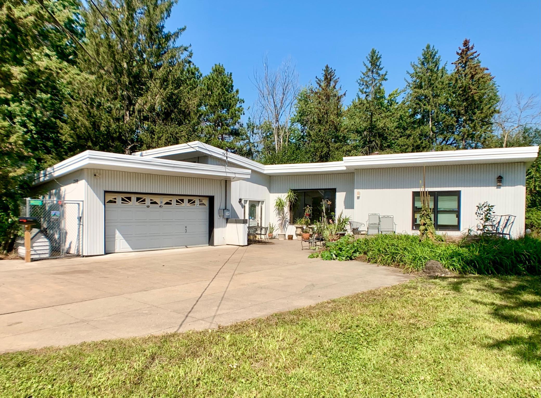 4th St, Saint Paul, MN 55110