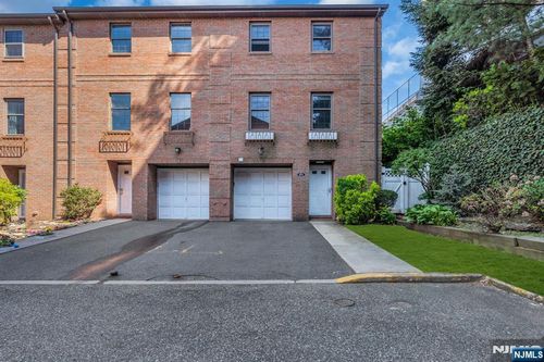 3661 Meadow Ln, North Bergen, NJ, 07047-2343 | Card Image