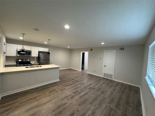 107-5018 San Jacinto St, Dallas, TX, 75206-7716 | Card Image