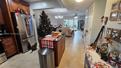 7h-3321 Farragut St, Hollywood, FL, 33021-3145 | Card Image