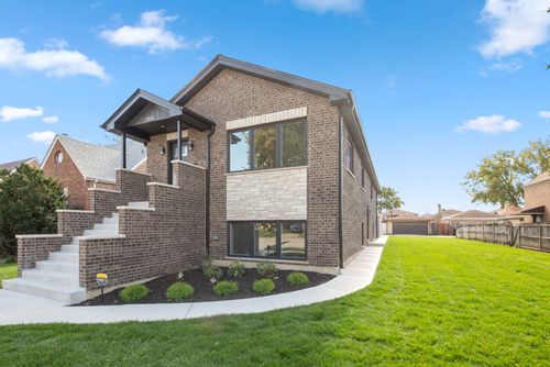 7311 W 58th St, Summit, IL, 60501-2275 | Card Image