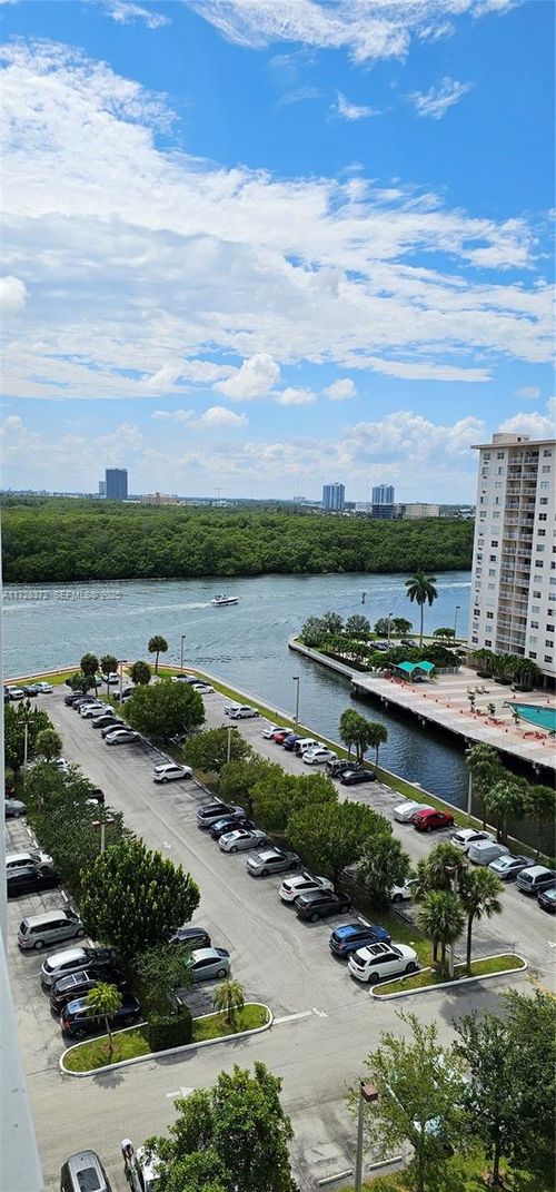 1117-500 Bayview Dr, Sunny Isles Beach, FL, 33160-4780 | Card Image