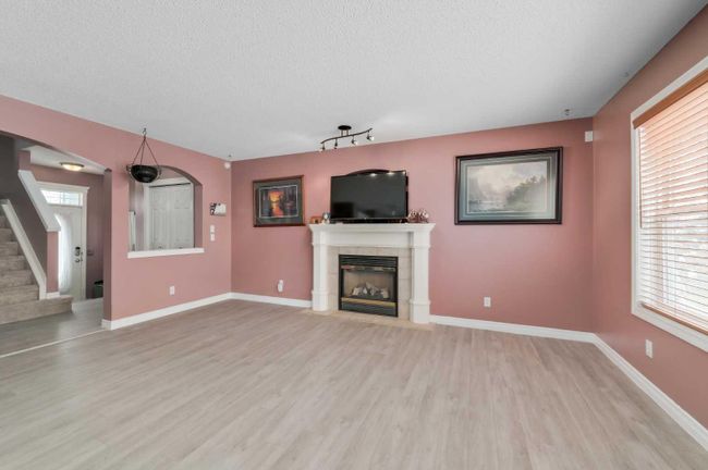177 Citadel Estates Terrace Nw, Home with 3 bedrooms, 2 bathrooms and 4 parking in Calgary AB | Image 6