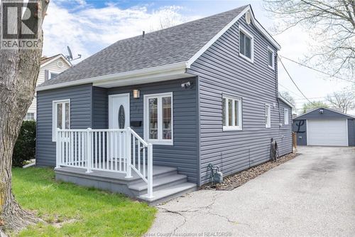 635 Vanier St, Windsor, ON, N8X3E4 | Card Image