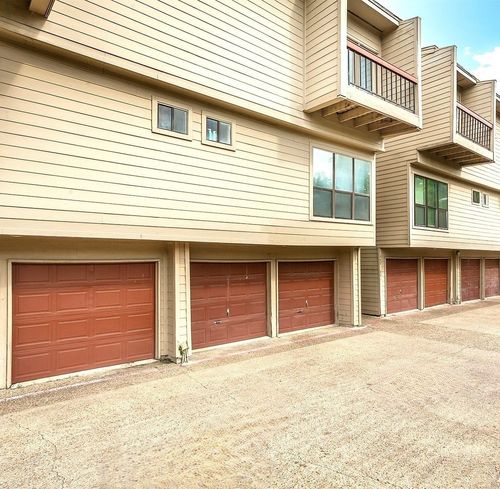 401-7660 Skillman St, Dallas, TX, 75231-8319 | Card Image