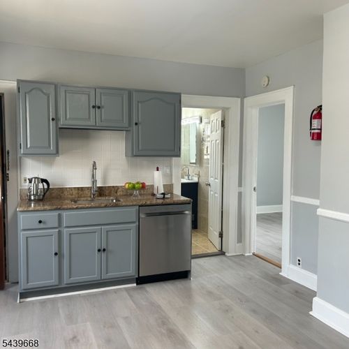 73 Lakewood Ter, Bloomfield, NJ, 07003-3773 | Card Image