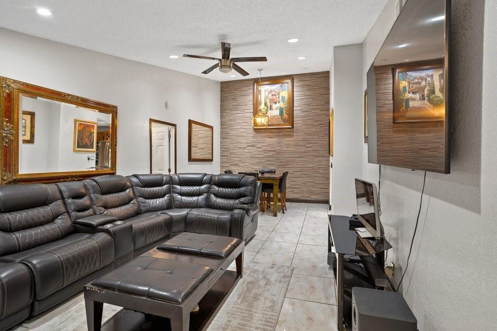Residential in Sunrise 5