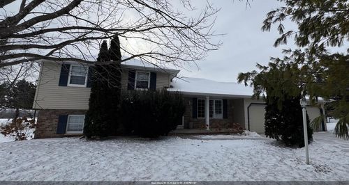 W6875 Hummock Drive, GREENVILLE, WI, 54942 | Card Image