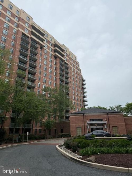 1103-11700 Old Georgetown Rd, NORTH BETHESDA, MD, 20852-8611 | Card Image