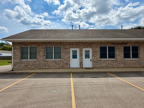 978 Crosby Ave, Sycamore, IL, 60178-1347 | Card Image