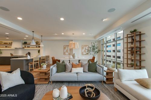 402-2211 E Camelback Rd, Phoenix, AZ, 85016-9033 | Card Image