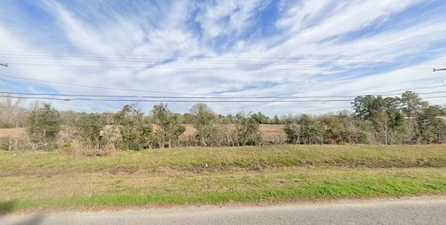 18976 Highway 105, Sour Lake, TX, 77659-3883 | Card Image