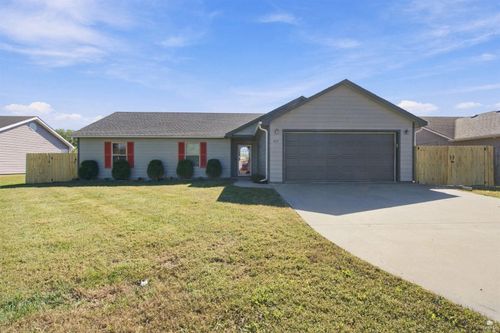 217 Northfield Road, Manhattan, KS, 66502 | Card Image