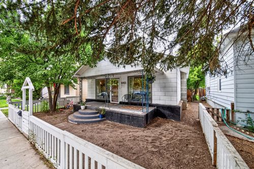 841 Pine St, Elko, NV, 89801-3340 | Card Image