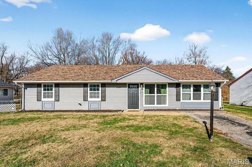 605 Cherry Dr, Fairview Heights, IL, 62208-2845 | Card Image