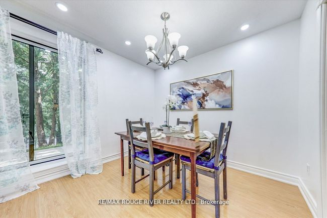 21 - 25 Pebble Byway, Condo with 3 bedrooms, 2 bathrooms and null parking in North York ON | Image 11