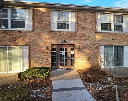 apt-8-802 Old Settlers Trl, Hopkins, MN, 55343-8096 | Card Image