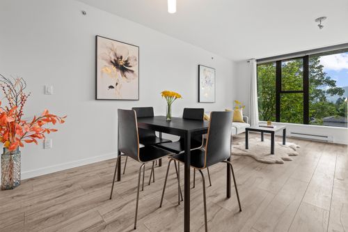 306-683 W Victoria Pk, North Vancouver, BC, V7M0A2 | Card Image