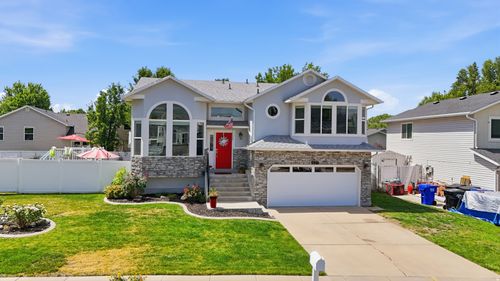621 Willow Bend Dr, Centerville, UT, 84014-3443 | Card Image