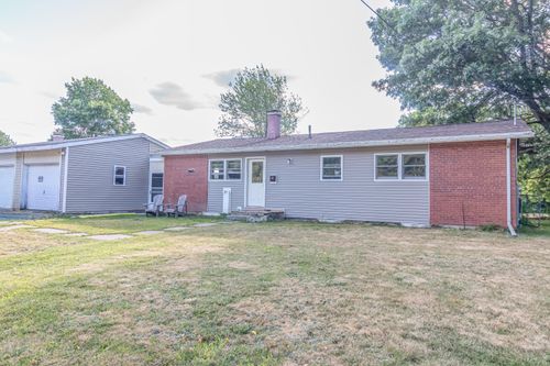 28 Randolph Dr, Bangor, ME, 04401-2828 | Card Image