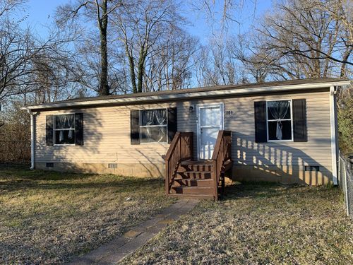 901 E 9th St, Columbia, TN, 38401-3865 | Card Image