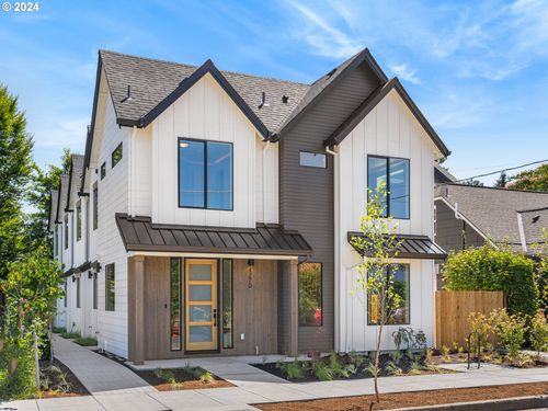 3-4266 Se 37th Ave, Portland, OR, 97202-3228 | Card Image