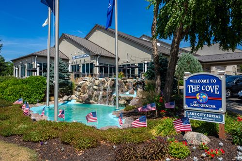 111 Center St, Lake Geneva, WI, 53147-2087 | Card Image